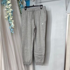 Nwot women’s Nike Gray Sweatpants medium m​